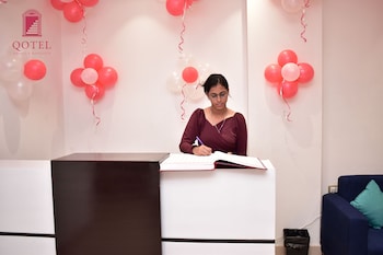 qotel hotel signature bnb ashok vihar