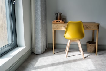 the shipwrights arms