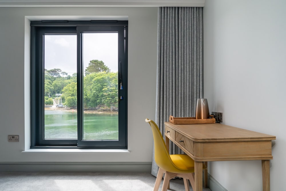 the shipwrights arms