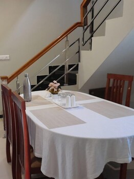 Jmg Grand Resort Kaircombai Kotagiri,Kotagiri>>Coonoor,2 star