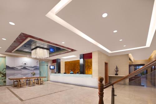 kaiserdom hotel airport branch