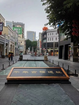 kaiserdom hotel airport branch