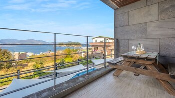 geoje island ahat spa pension