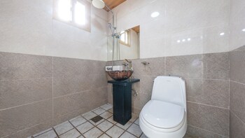 geoje island ahat spa pension