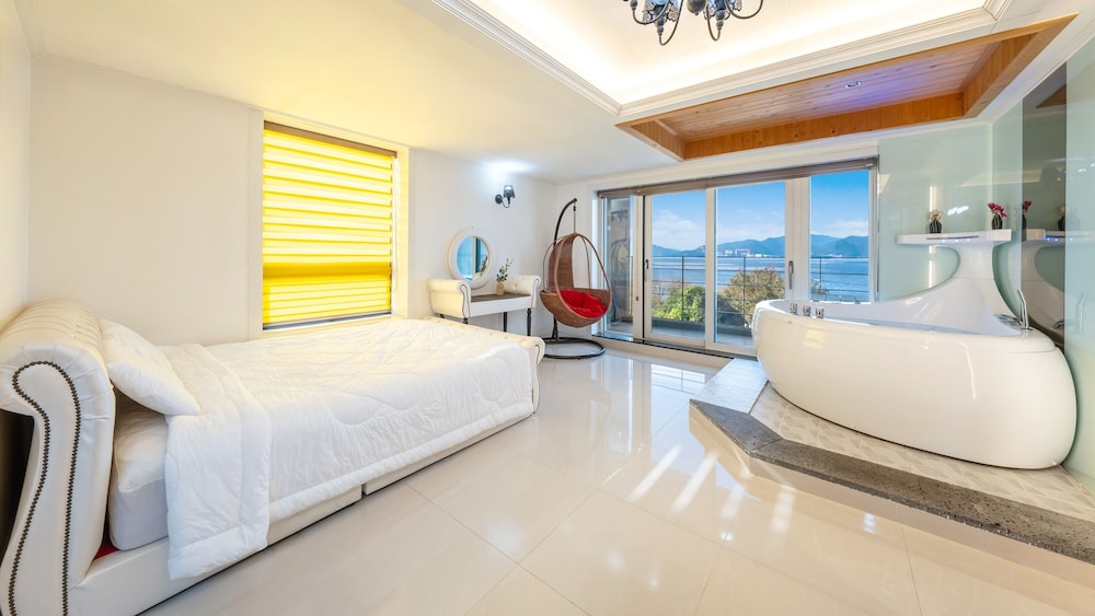 geoje island ahat spa pension