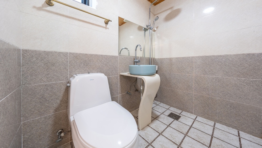 geoje island ahat spa pension