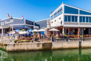 Aha The Rex Hotel,Cape Town>>Brenton-On-Sea,4 star