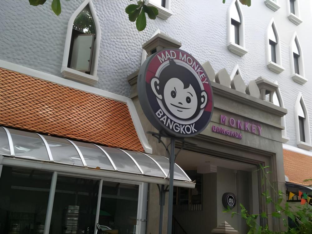 mad monkey hostel bangkok rambuttri village khaosan area