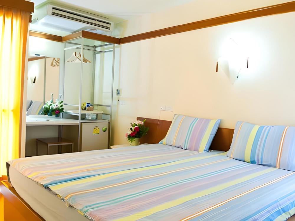 mad monkey hostel bangkok rambuttri village khaosan area