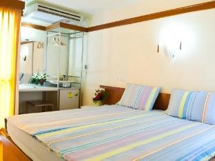 mad monkey hostel bangkok rambuttri village khaosan area