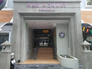 mad monkey hostel bangkok rambuttri village khaosan area