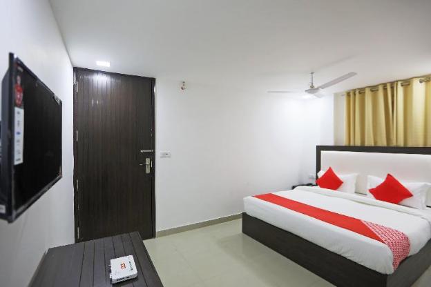 townhouse south lawn