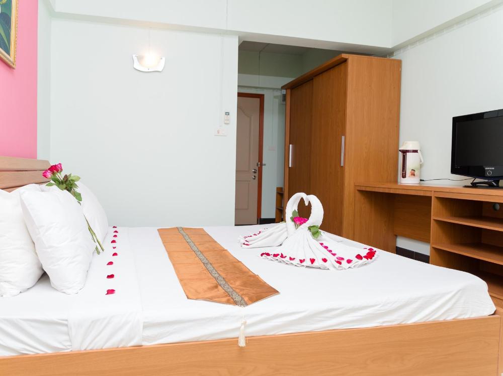 the garden place bangkok ngamwongwan