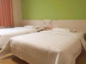 7 days inn 261 shijiazhuang railway station west square