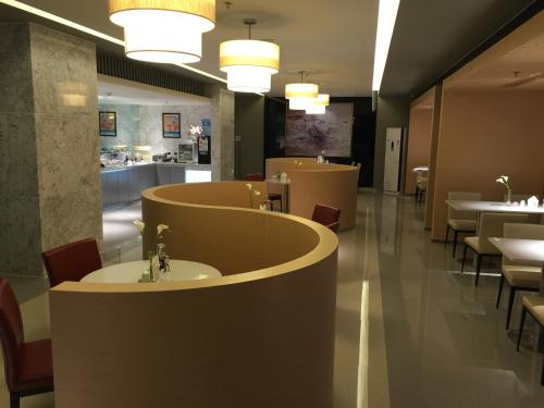 jinjiang inn select zhengzhou wutong street metro station new campus of zhengzhou university