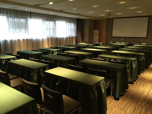 jinjiang inn select zhengzhou wutong street metro station new campus of zhengzhou university
