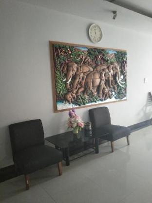 the rich room