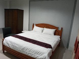 the rich room