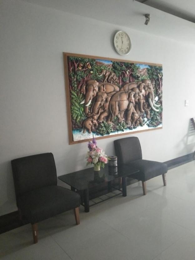the rich room