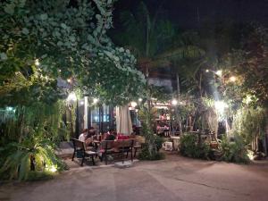 the rich room