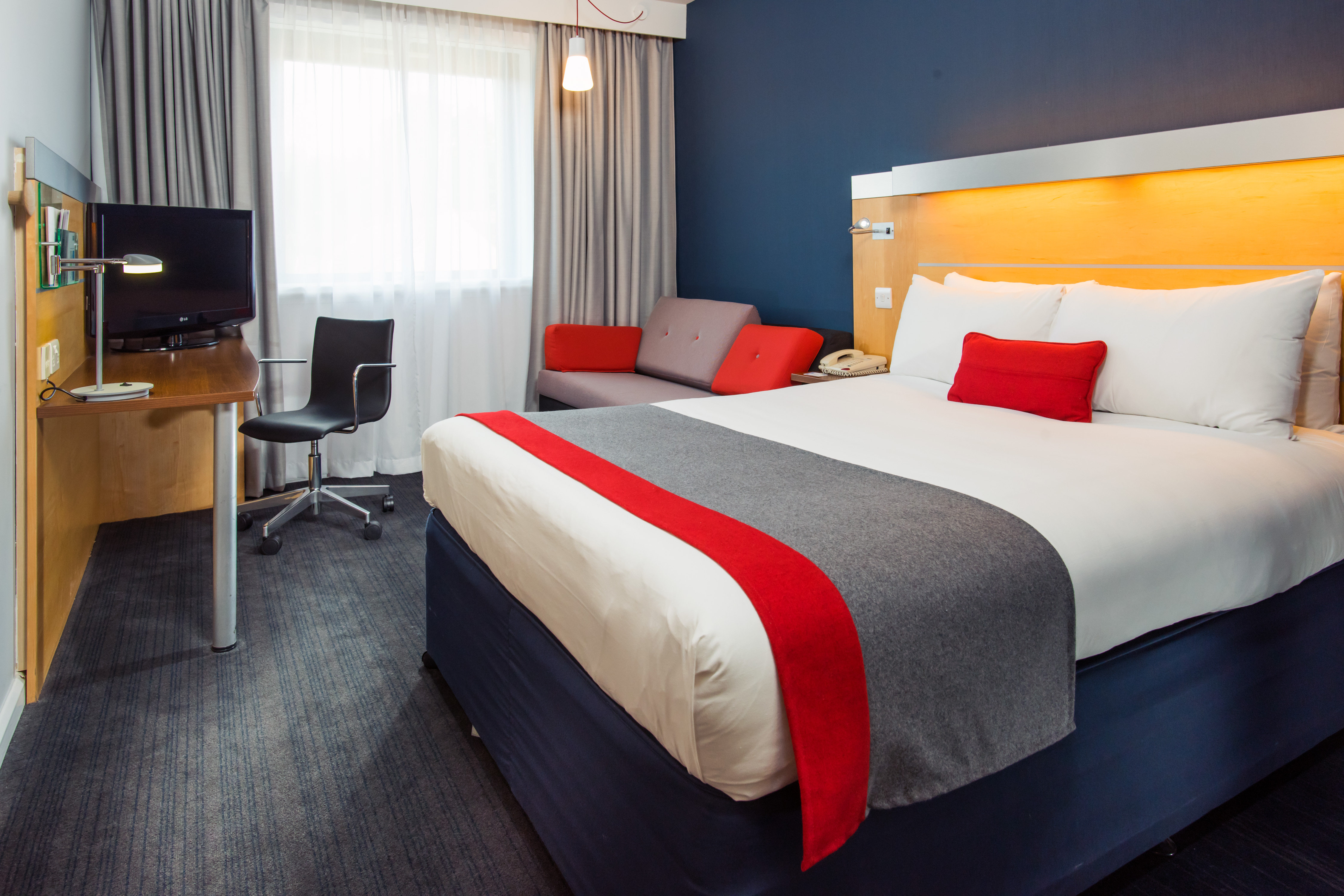 holiday inn express hemel hempstead by ihg