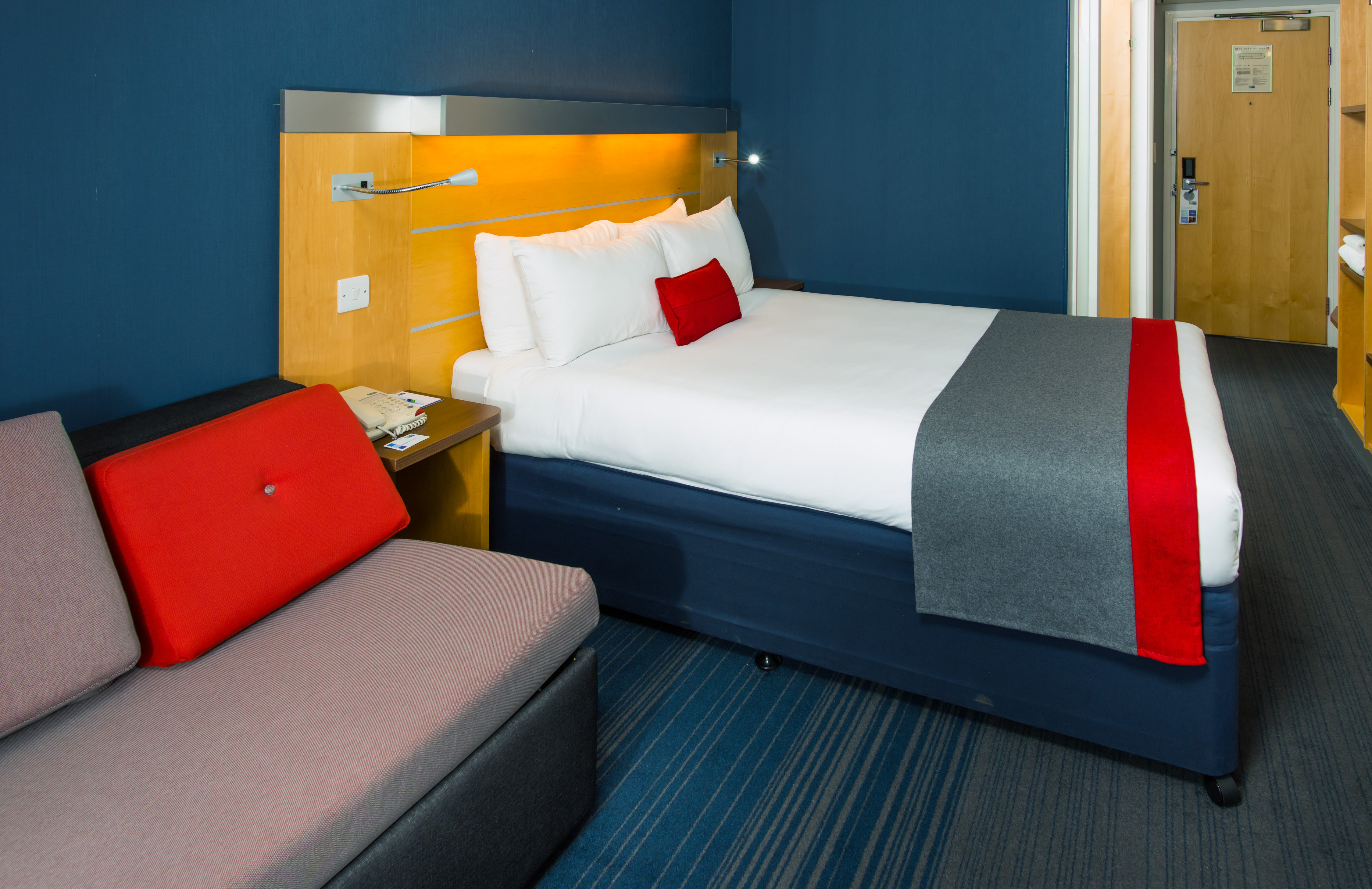 holiday inn express hemel hempstead by ihg