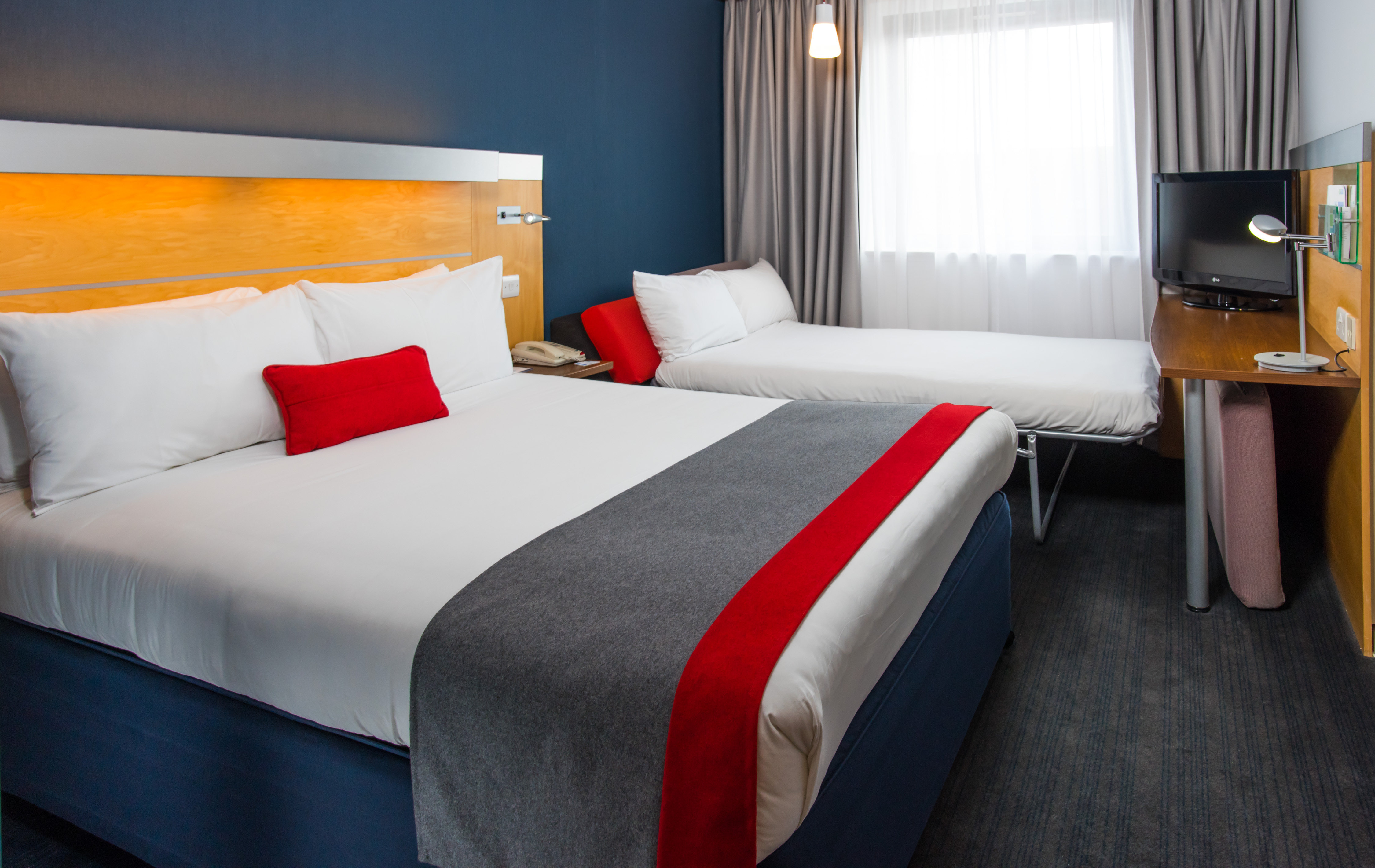 holiday inn express hemel hempstead by ihg