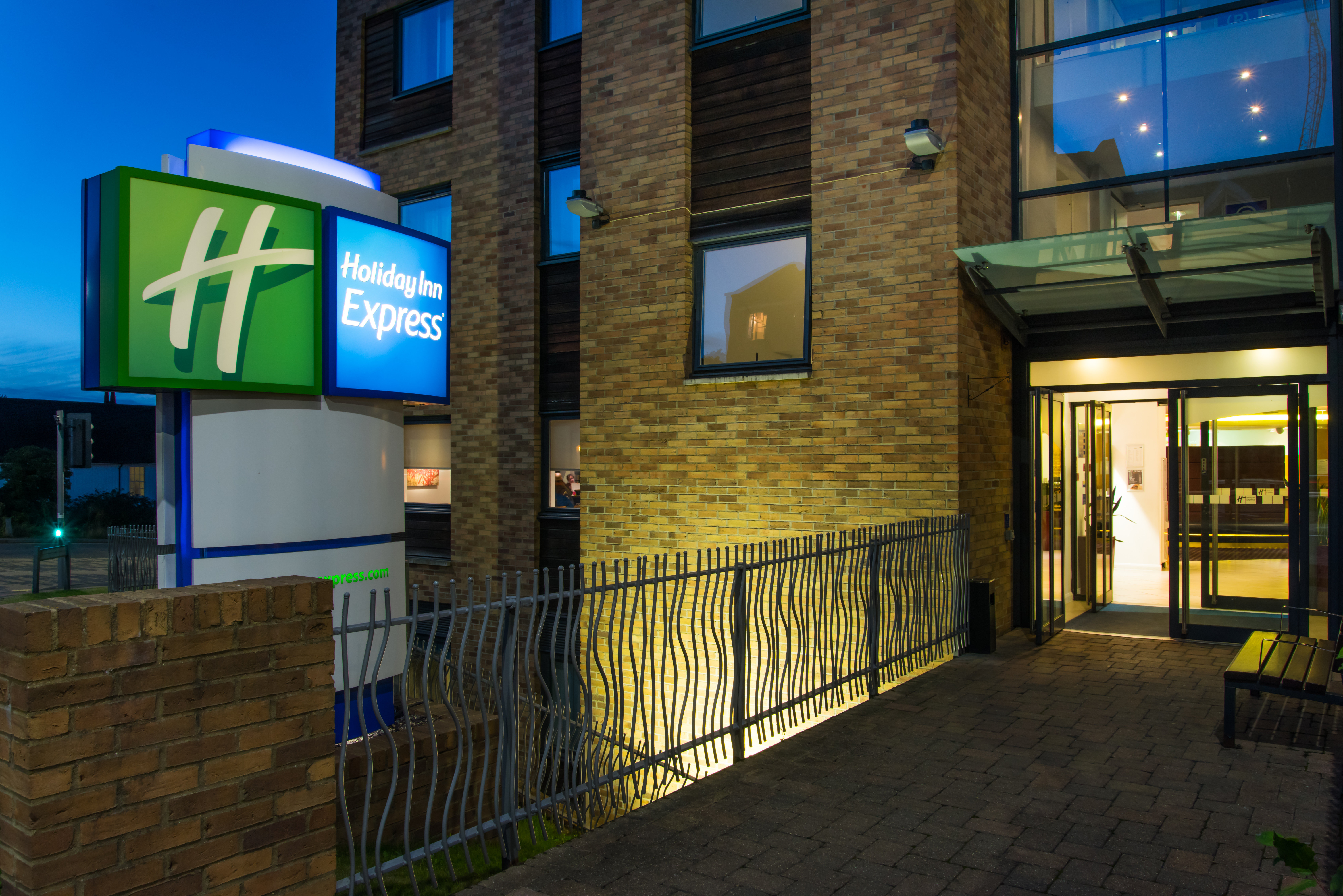 holiday inn express hemel hempstead by ihg