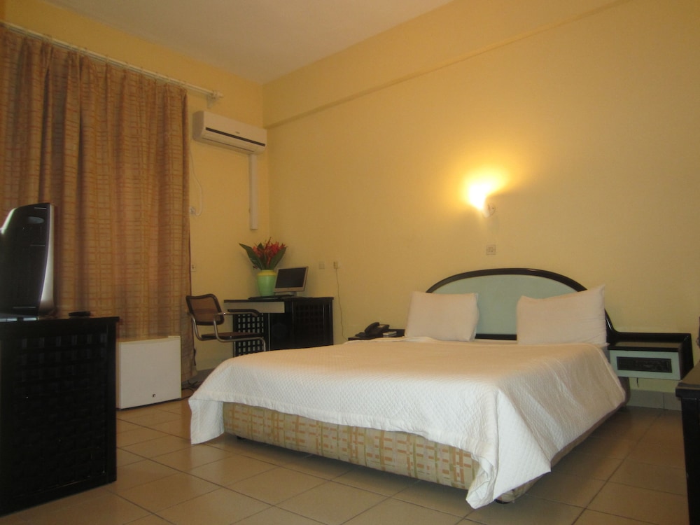 hotel beausejour mirabel