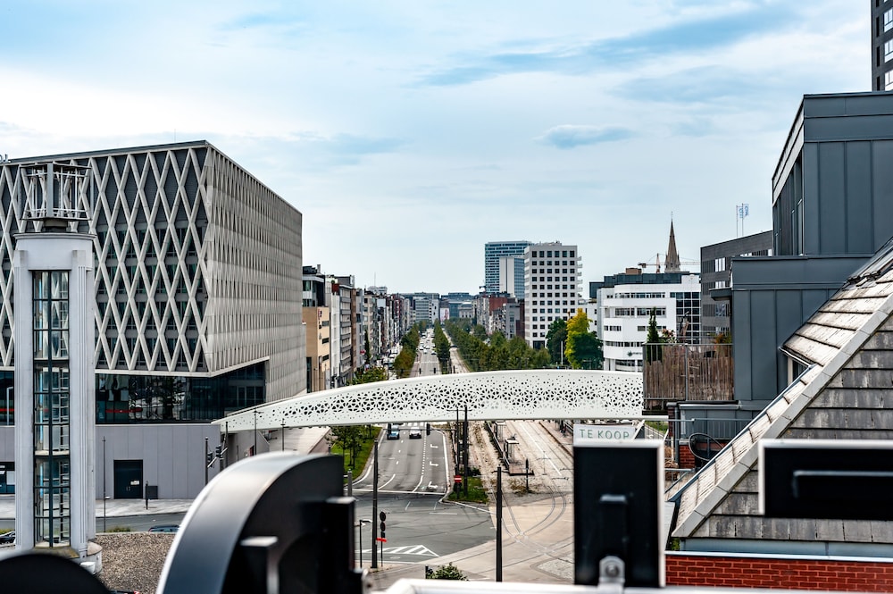 hotel docklands
