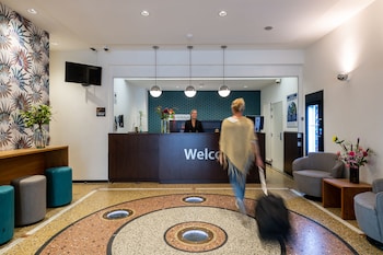 hotel docklands