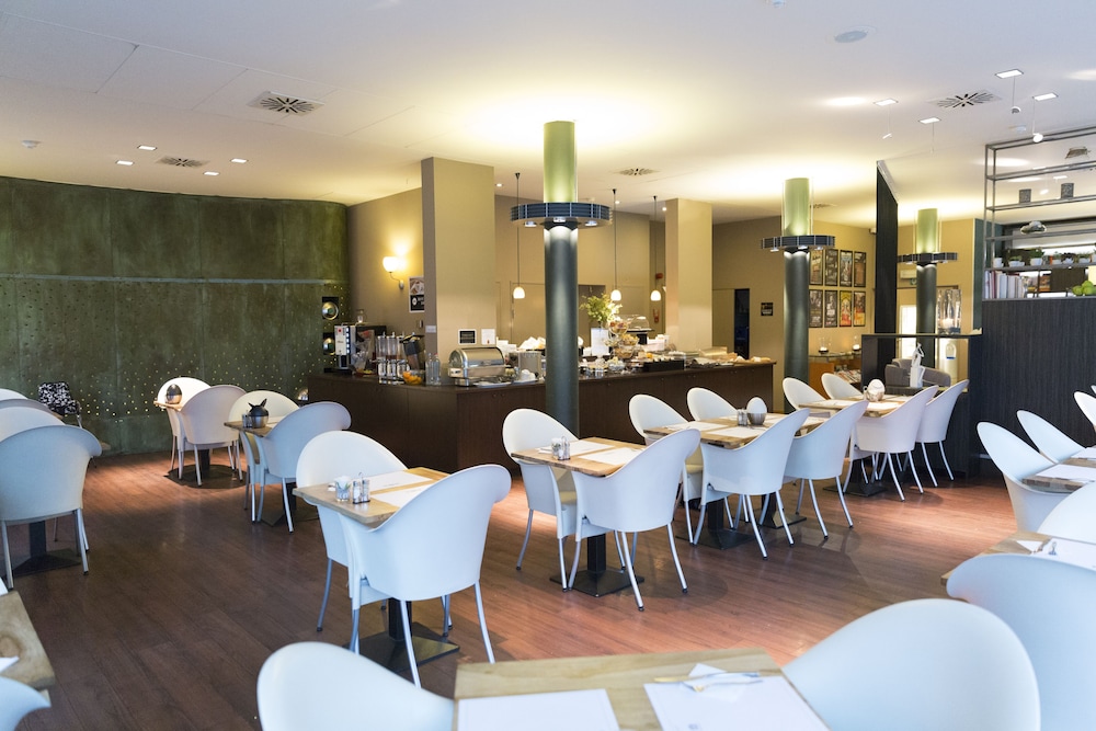 hotel docklands