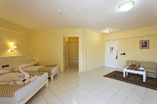 empire hotel aqua park