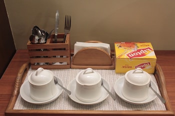 joyce apartelle kalentong