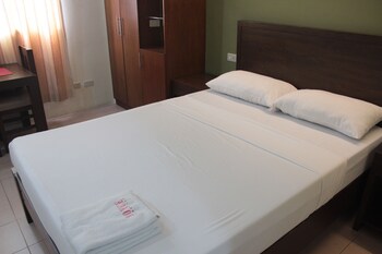 joyce apartelle kalentong