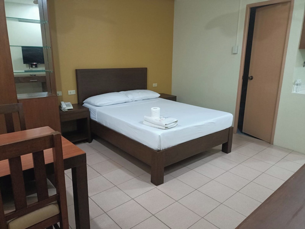 joyce apartelle kalentong