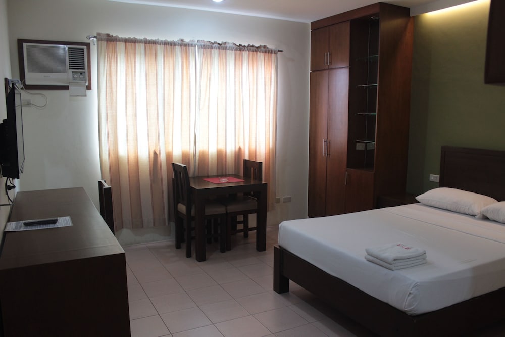 joyce apartelle kalentong