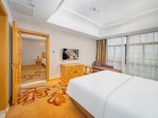 vienna hotel lingshan liufengshan pedestrian street