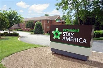 hometowne studios and suites by red roof greensboro