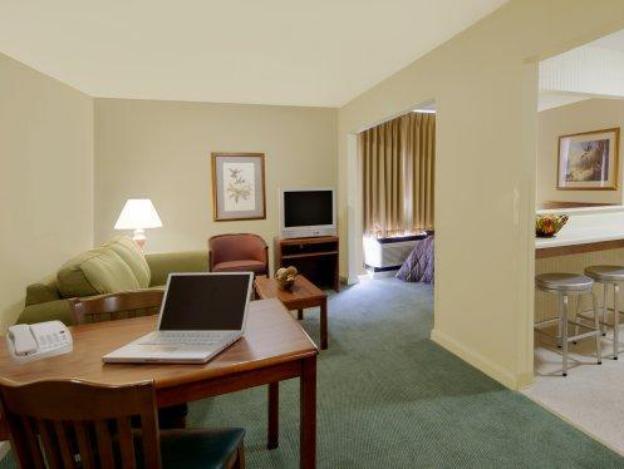 hometowne studios and suites by red roof greensboro