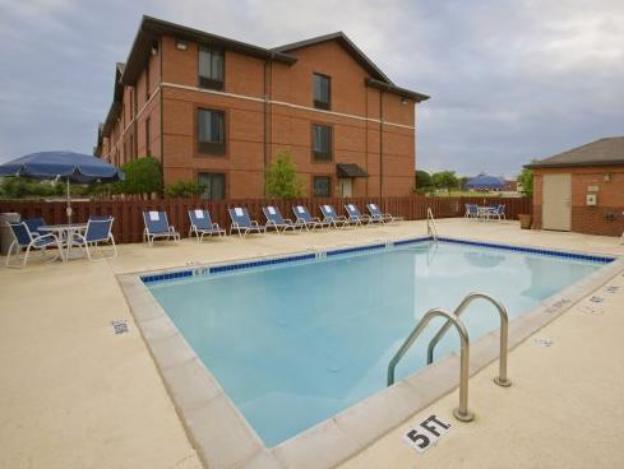 hometowne studios and suites by red roof greensboro