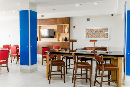 holiday inn express greenville by ihg