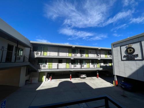 deluxe inn hawthorne