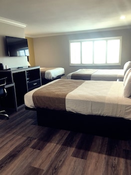 deluxe inn hawthorne