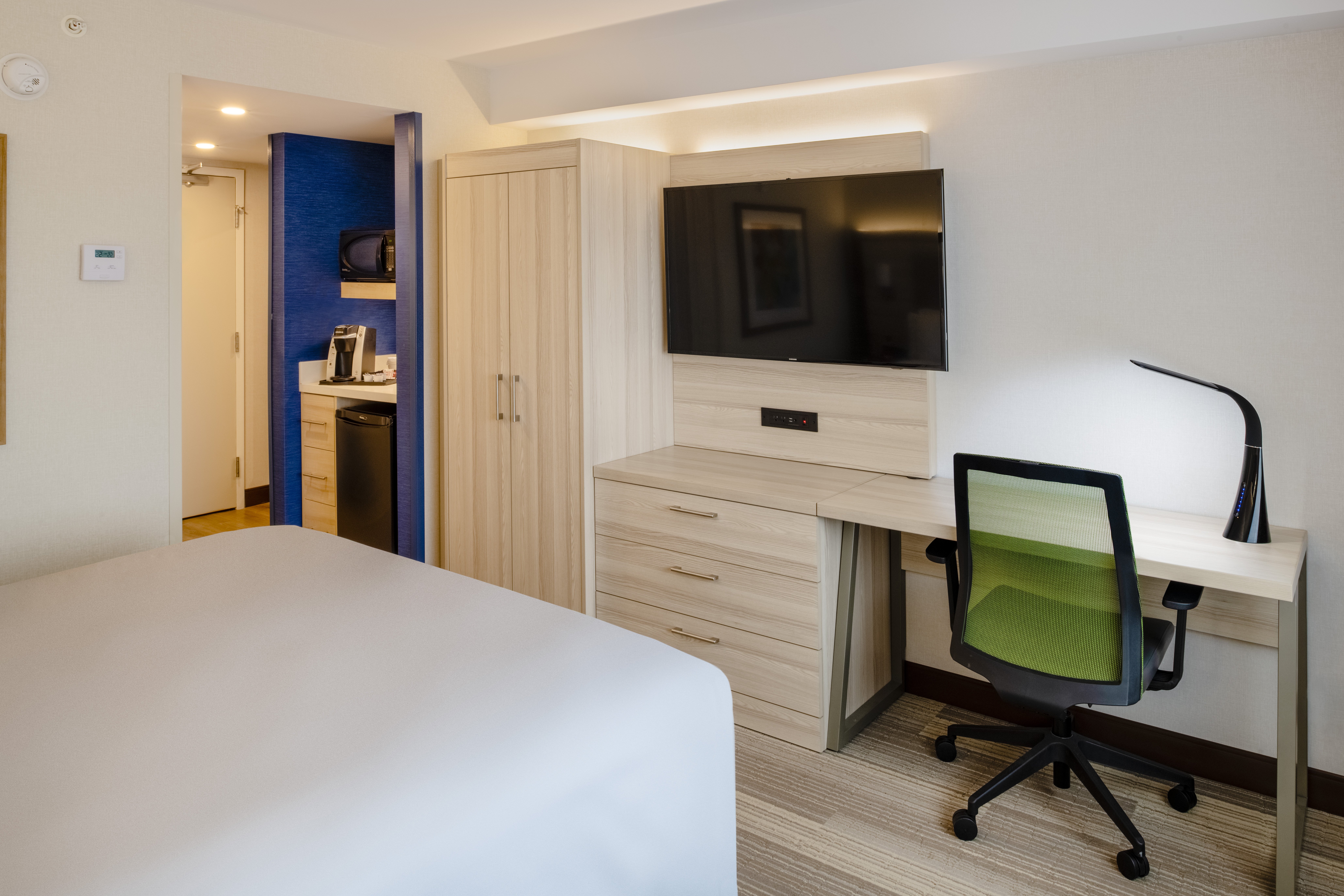 holiday inn express and suites halifax bedford by ihg