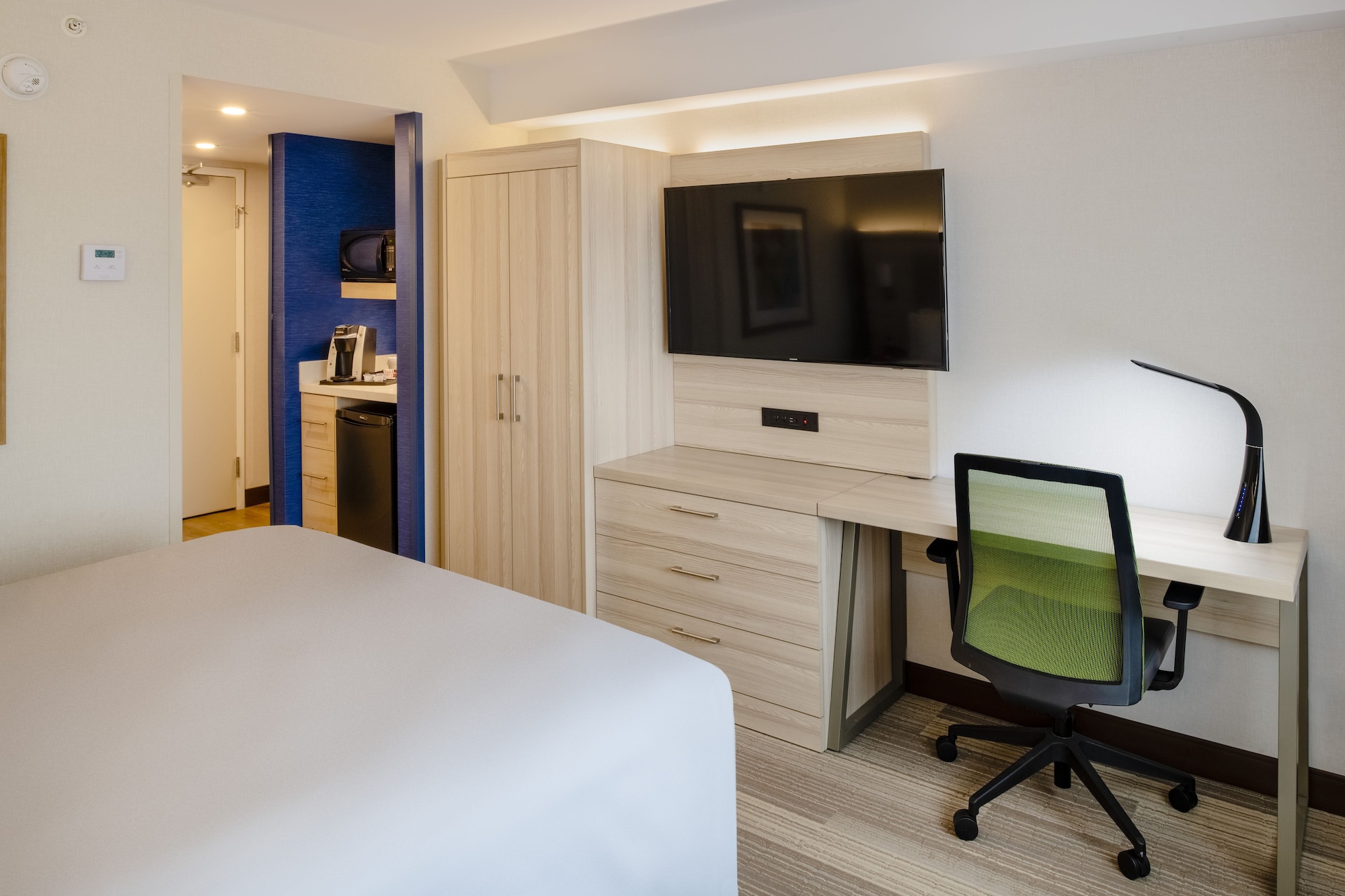 holiday inn express and suites halifax bedford by ihg