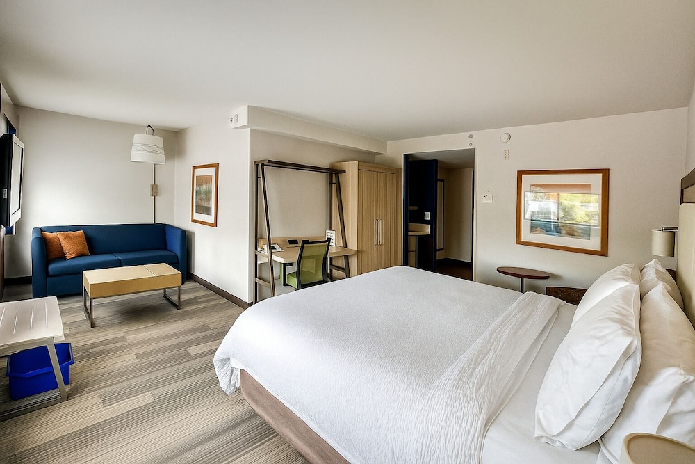 holiday inn express and suites halifax bedford by ihg