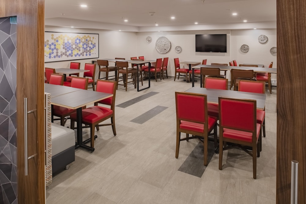 holiday inn express and suites halifax bedford by ihg