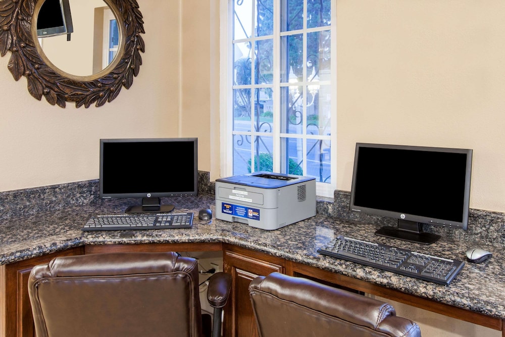 days inn by wyndham camarillo ventura