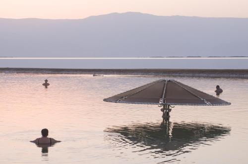 leonardo club hotel dead sea